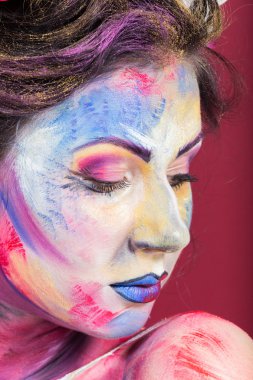 renkli makyaj ile model