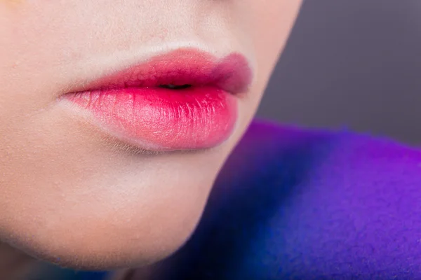 Schöne weibliche Lippen. — Stockfoto