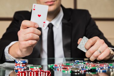 Casino poker oyuncusu