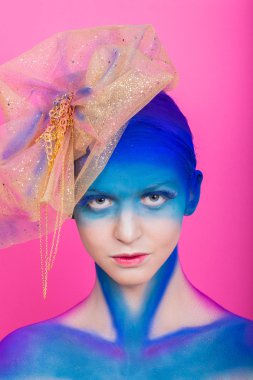 yaratıcı makyaj ile model