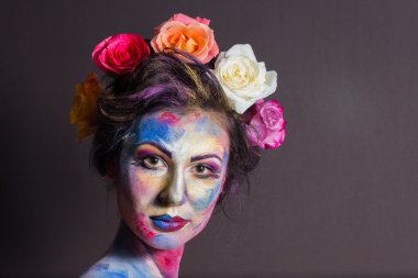 renkli makyaj ile model