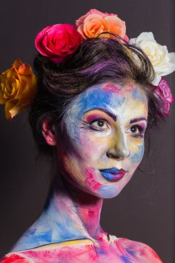 renkli makyaj ile model