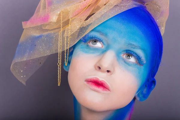 yaratıcı makyaj ile model