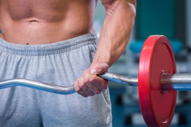 ağırlıklar ile çalışma dışarı adam