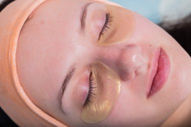 Kız bir güzellik spa salonu ile.