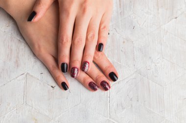 Güzel manikür çivi.