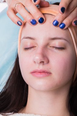 kaplıca tedavisi alma kadın.