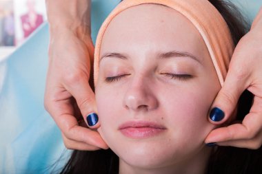 kaplıca tedavisi alma kadın.