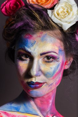 renkli makyaj ile model
