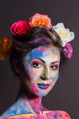 renkli makyaj ile model