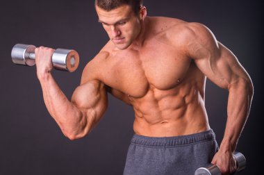 Sporcu bir halter holding.