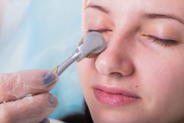 Yüz için tıbbi tedaviler.