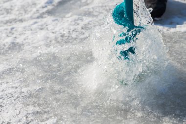 Buz için mavi matkap