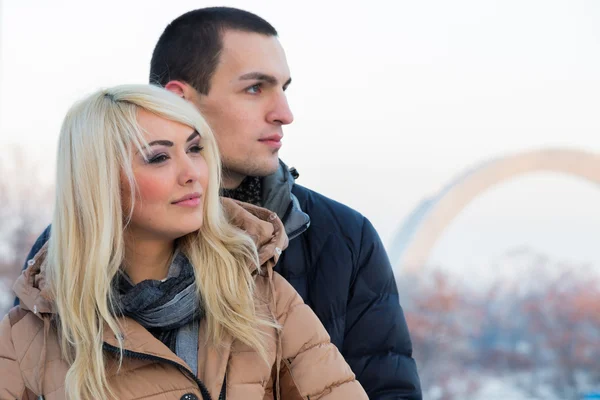 Couple posing outdoors — Stock Photo, Image