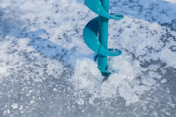 Blaue Bohrmaschine für Eis — Stockfoto