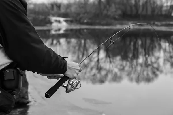 Halász a folyóparton Bank — Stock Fotó