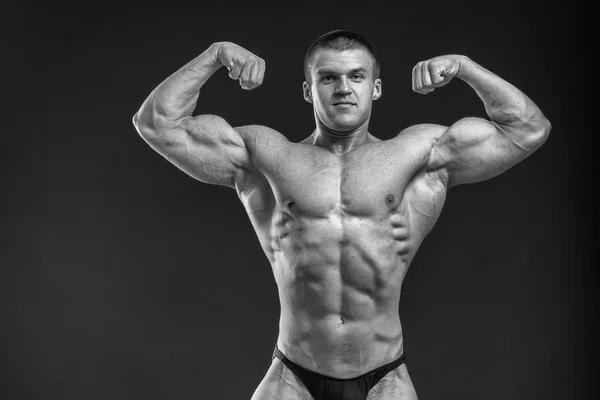 Muskelprotz Bodybuilder — Stockfoto
