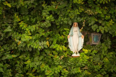 Kutsal Meryem heykeli