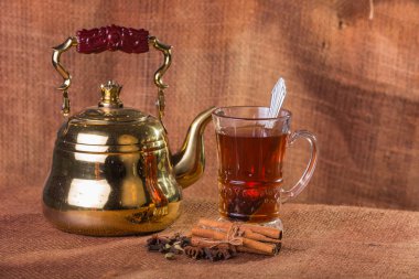 Vintage bardakta çay