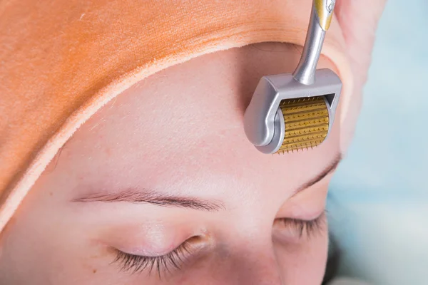 SPA procedure on client's face — Stock Photo, Image