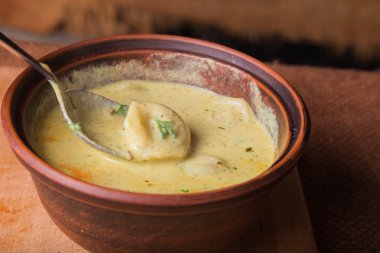 Doğu çorbası kaşık kase