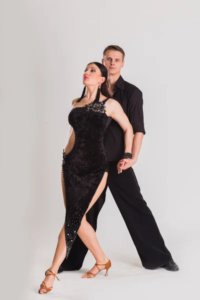 Ballerini da sala in pose da ballo — Foto Stock