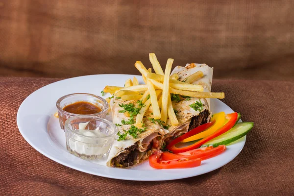 Shawarma con patatas fritas — Foto de Stock