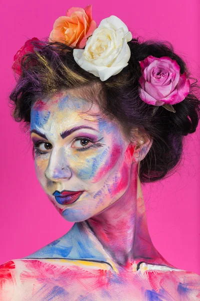 Mujer con maquillaje colorido — Foto de Stock