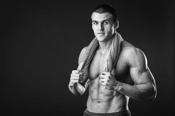 Hombre fuerte después de un entrenamiento —  Fotos de Stock