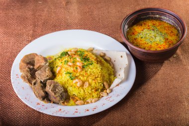 bir tabak etli pilav