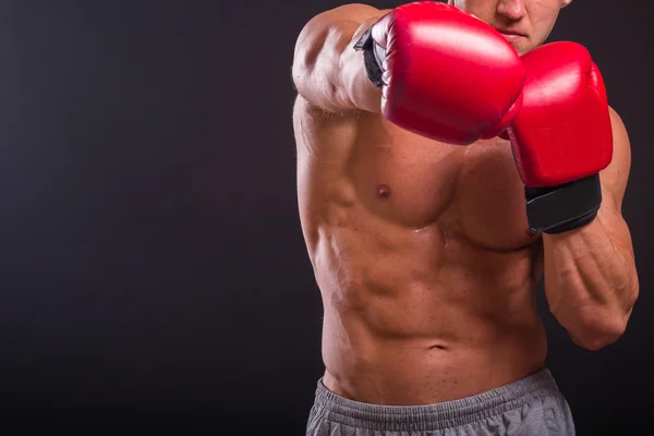 Der Mann mit den Boxhandschuhen — Stockfoto