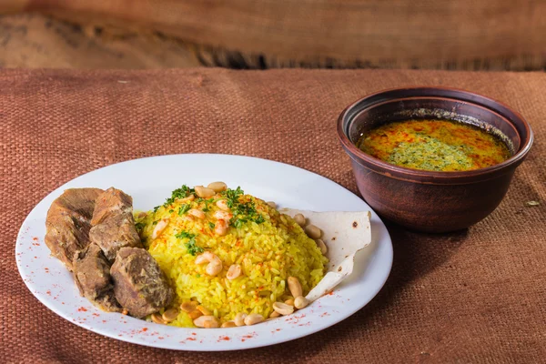 bir tabak etli pilav