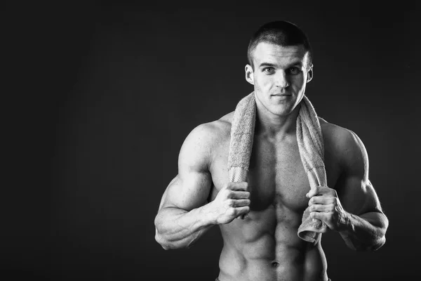 Hombre fuerte después de un entrenamiento — Foto de Stock