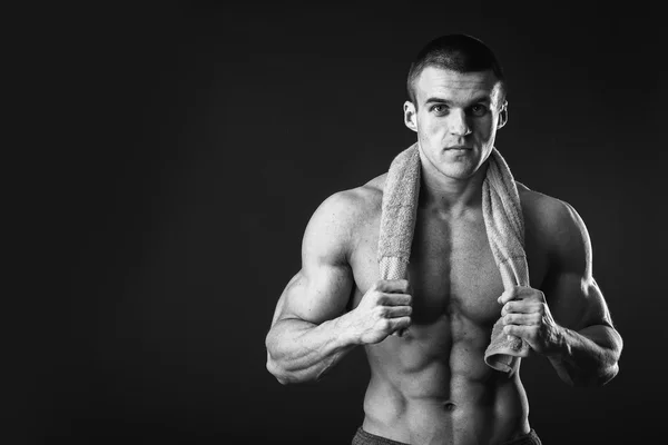 Hombre fuerte después de un entrenamiento —  Fotos de Stock