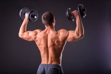 Sporcu bir halter holding.