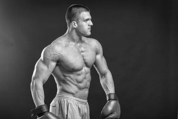 Der Mann mit den Boxhandschuhen — Stockfoto