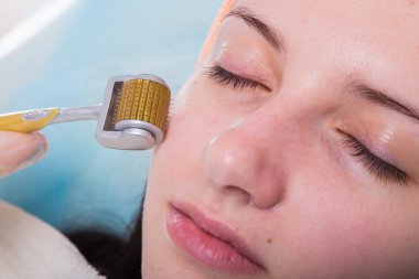 kadın kozmetik yüz tedavisi