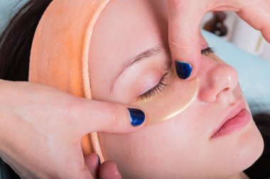 kadın kozmetik yüz tedavisi