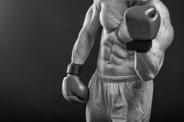 Boks eldivenleri erkekte