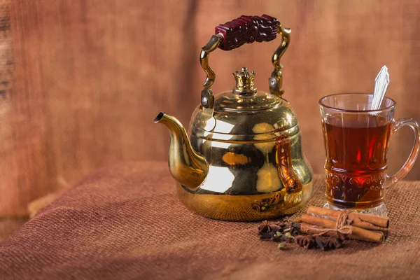Çay töreni oryantal tarzı