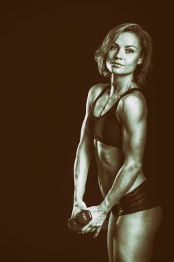 Bir siyah atletik kız