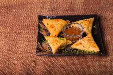 Hamur Doğu üçgenler.