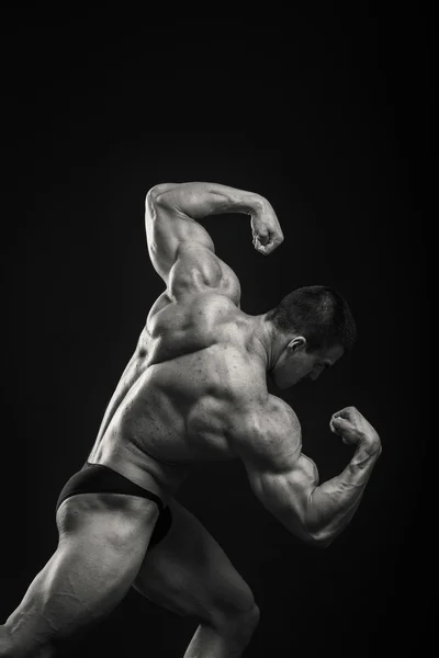Culturista uomo muscolare — Foto Stock