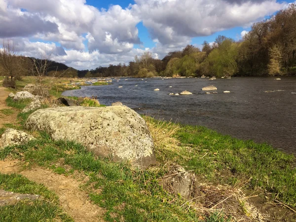 Wide bahar Nehri — Stok fotoğraf