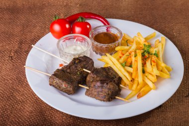 Patates ve Şiş Kebabı