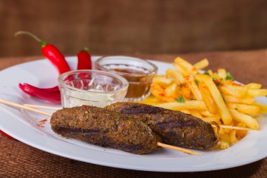 Patates ve Şiş Kebabı