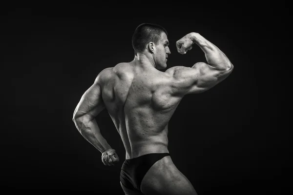 Bodybuilder δείχνει τους μυς του — Φωτογραφία Αρχείου