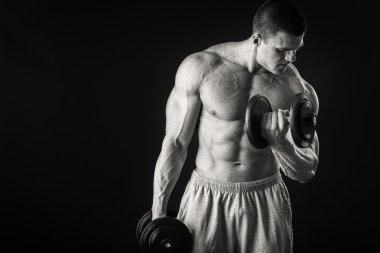 Atletik erkek ile Halter egzersiz