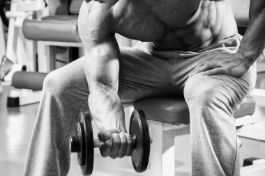 adam ile Halter egzersiz