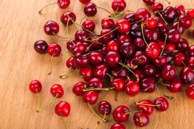 kırmızı taze kiraz